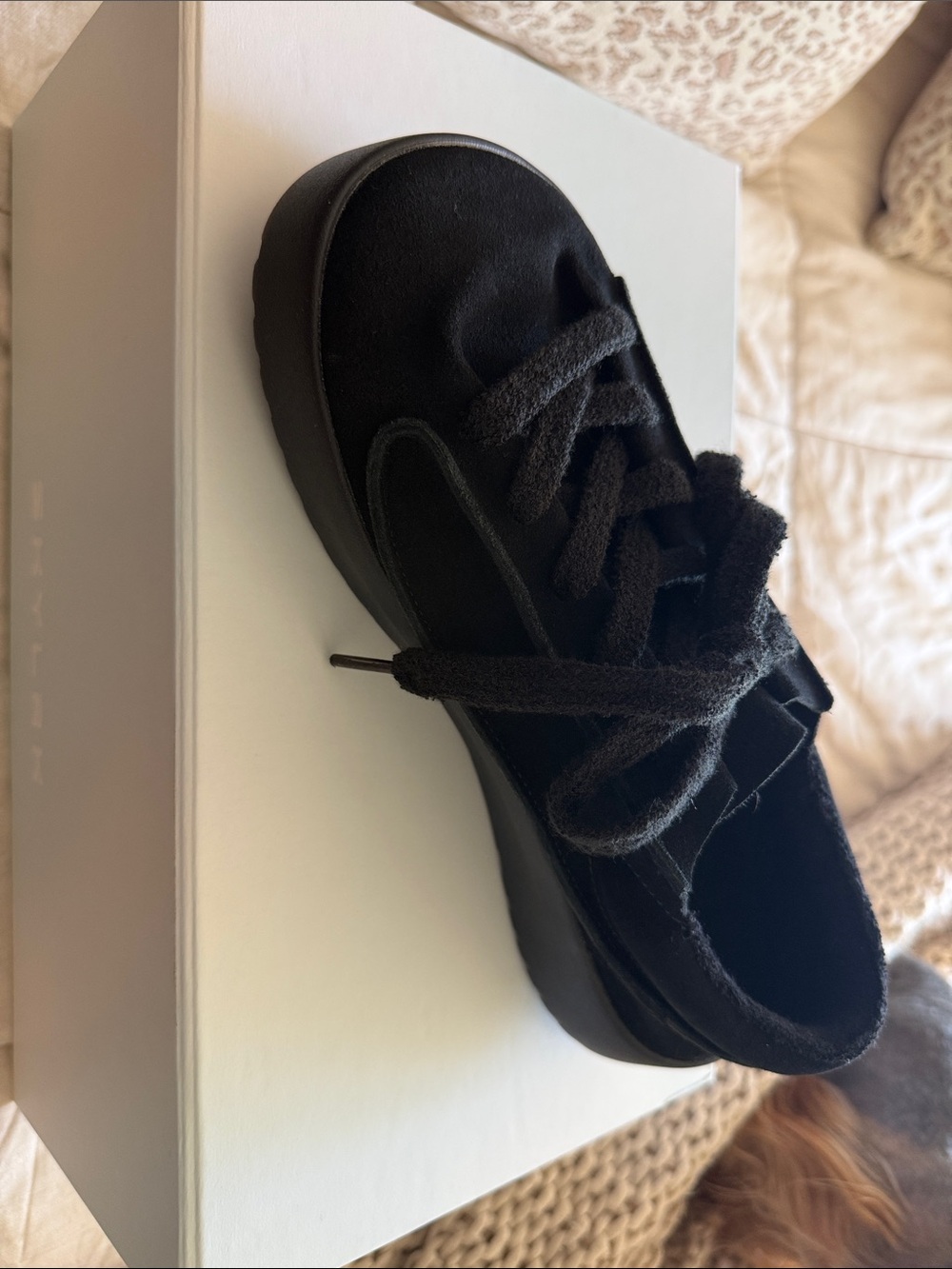 SKYLRK Men's Black Footwear